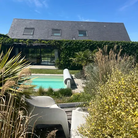 Avec - Piscine -15 Min Angers